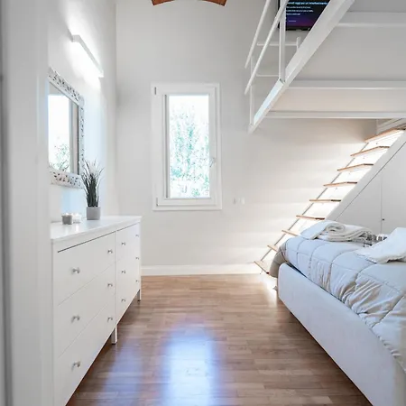 Centro Da Vinci Loft Apartment