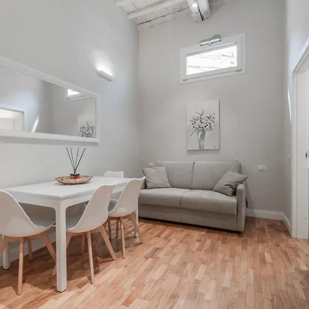 Centro Da Vinci Loft Apartment